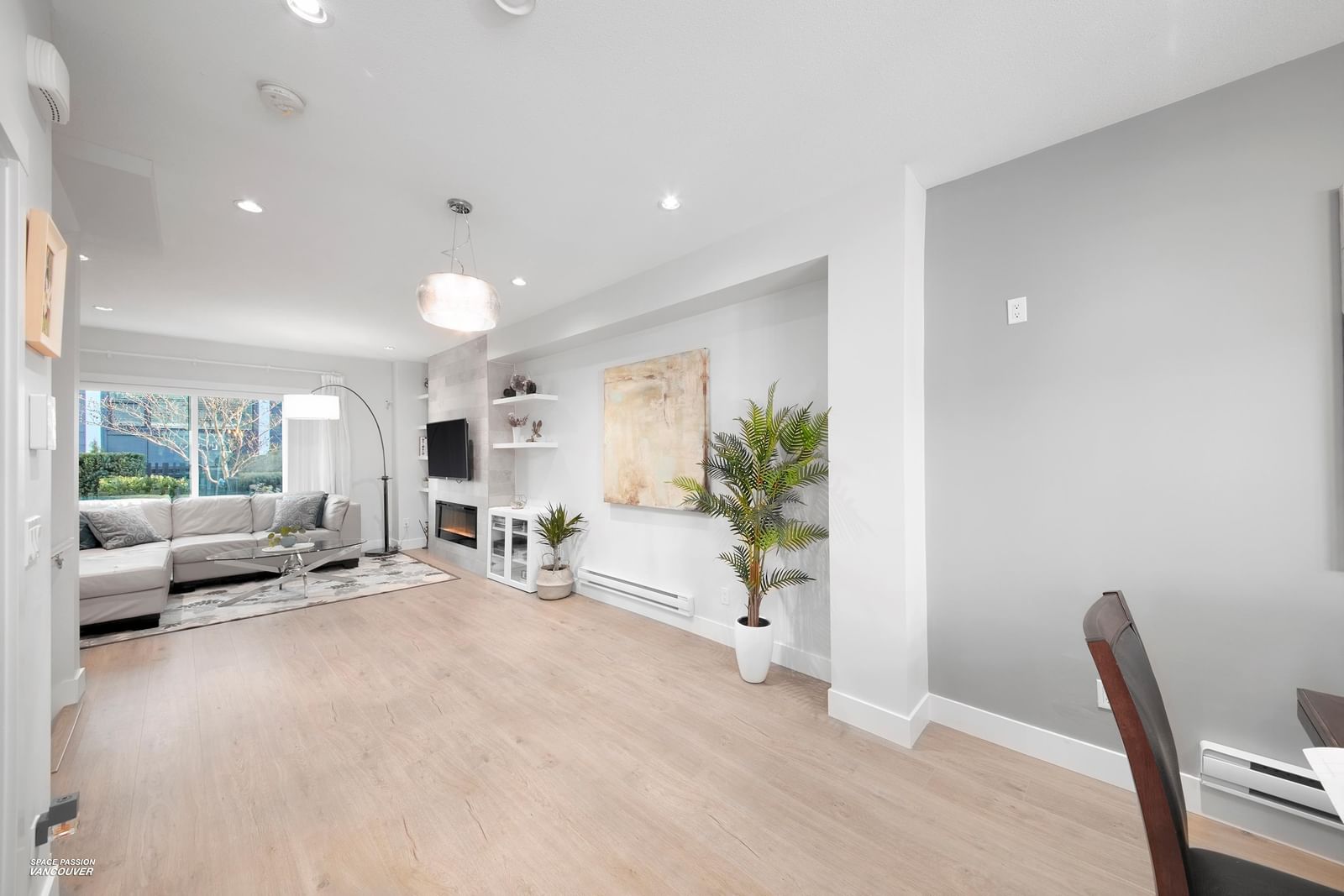 Listing Image 10