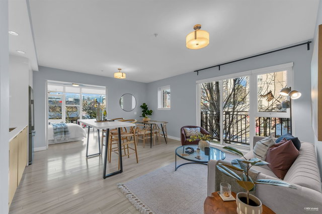 207 - 111 3rd Street E