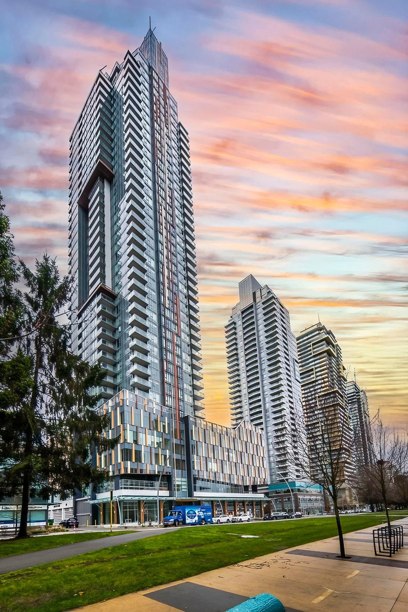 702 - 4458 Beresford Street, Burnaby, V5H 0J1 | Image 2