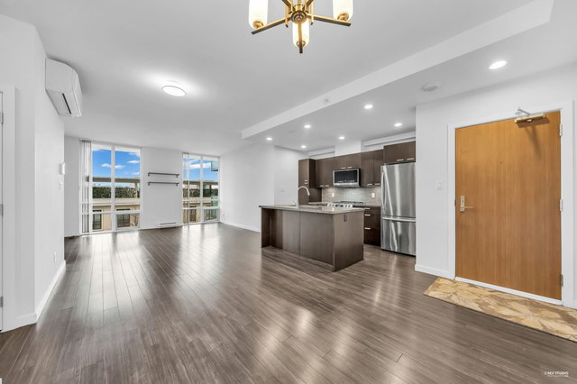 304 - 2200 Douglas Road