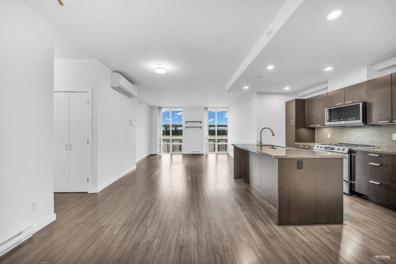 304 - 2200 Douglas Road, Burnaby, V5C 0G8 | Image 2