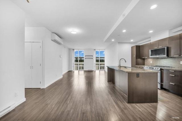 304 - 2200 Douglas Road