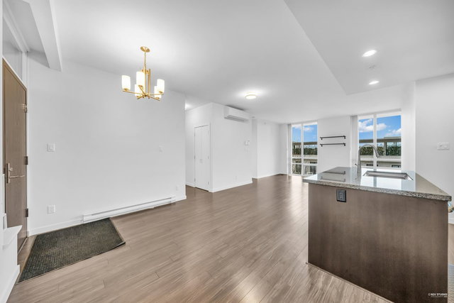 304 - 2200 Douglas Road