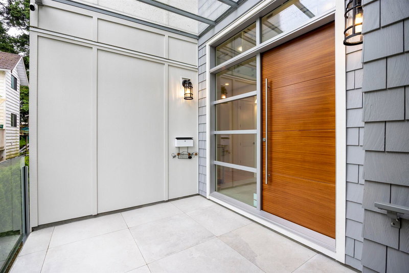 1245 Kent Street, White Rock, V4B 4T6 | Image 2