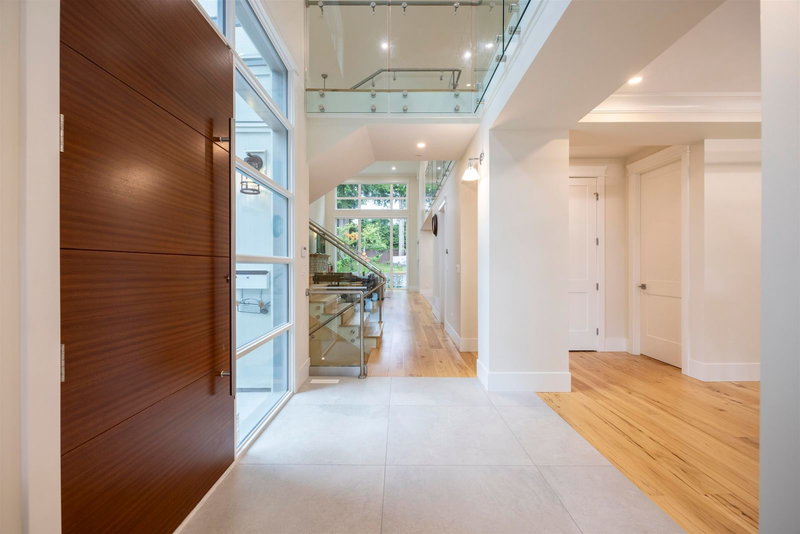 1245 Kent Street, White Rock, V4B 4T6 | Image 3