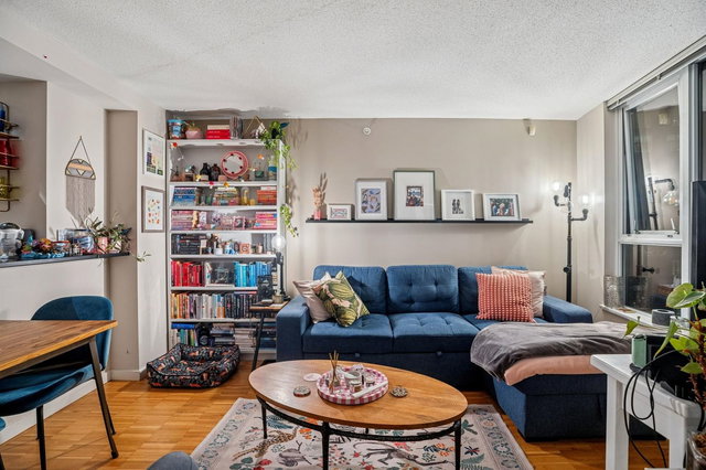 1901 - 33 Smithe Street