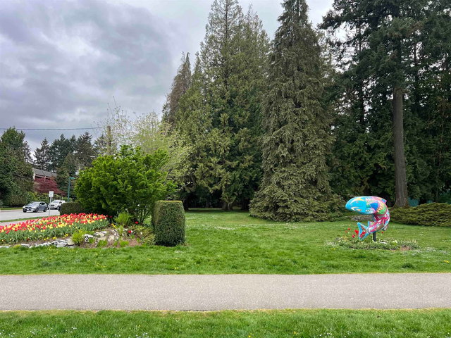 205 - 1122 King Albert Avenue