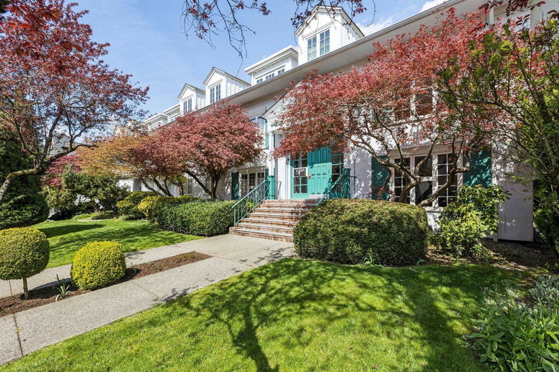 120 17th Street W #102, North Vancouver, British Columbia