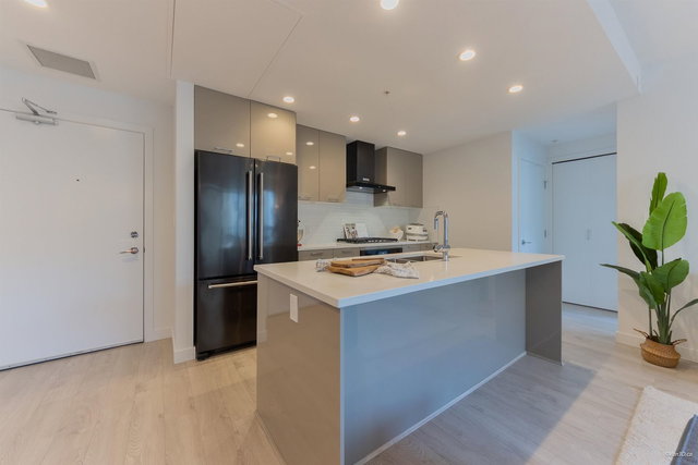 406 - 3581 Ross Drive