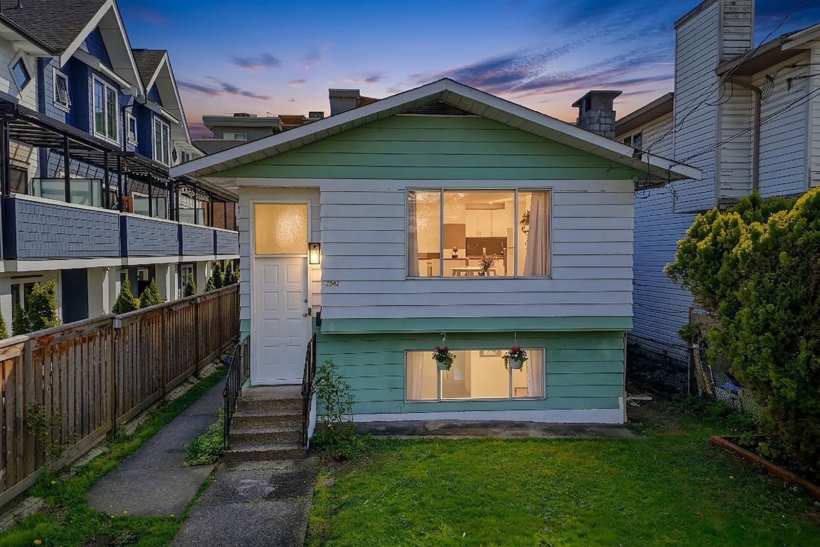 Listing Image 4