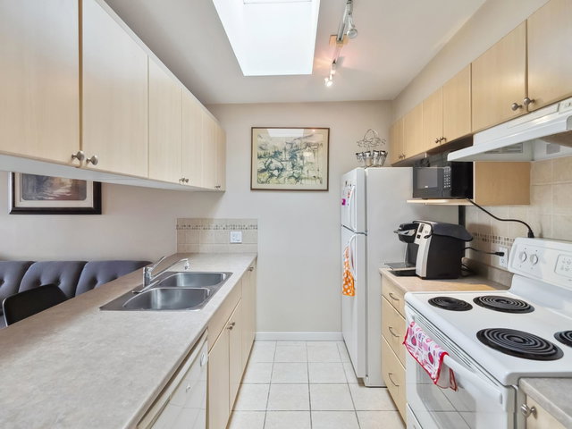 416 - 2891 Hastings Street E