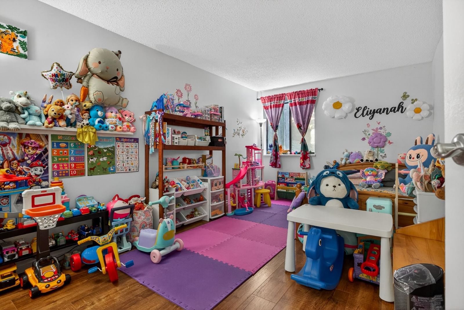 Listing Image 13