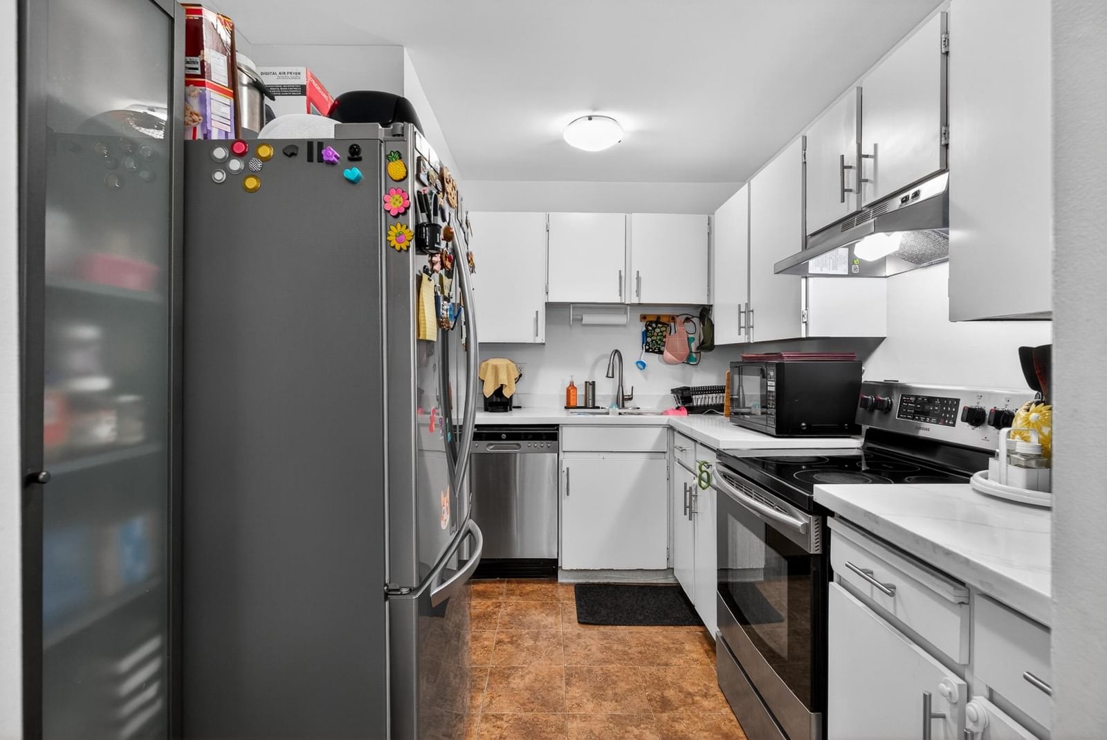 Listing Image 8