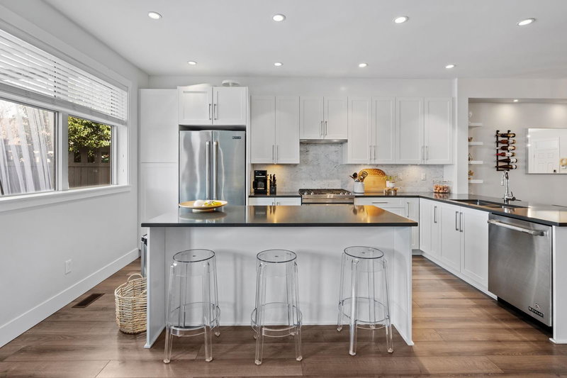 16447 24 Avenue, Surrey, British Columbia