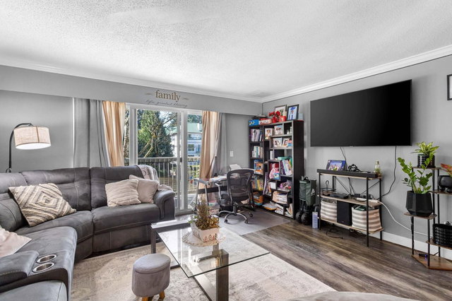 29 - 33293 Bourquin Crescent E