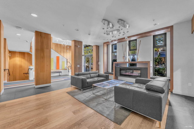 307 - 733 14th Street W