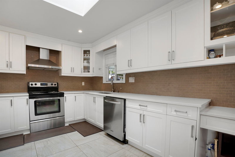 9027 Prince Charles Boulevard, Surrey, V3V 1R7 | Image 3