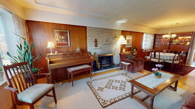 4793 Commercial Street