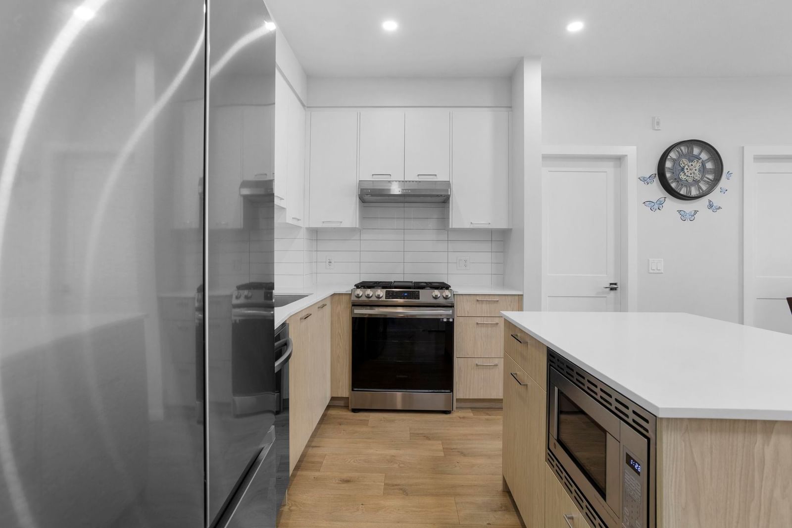 Listing Image 9