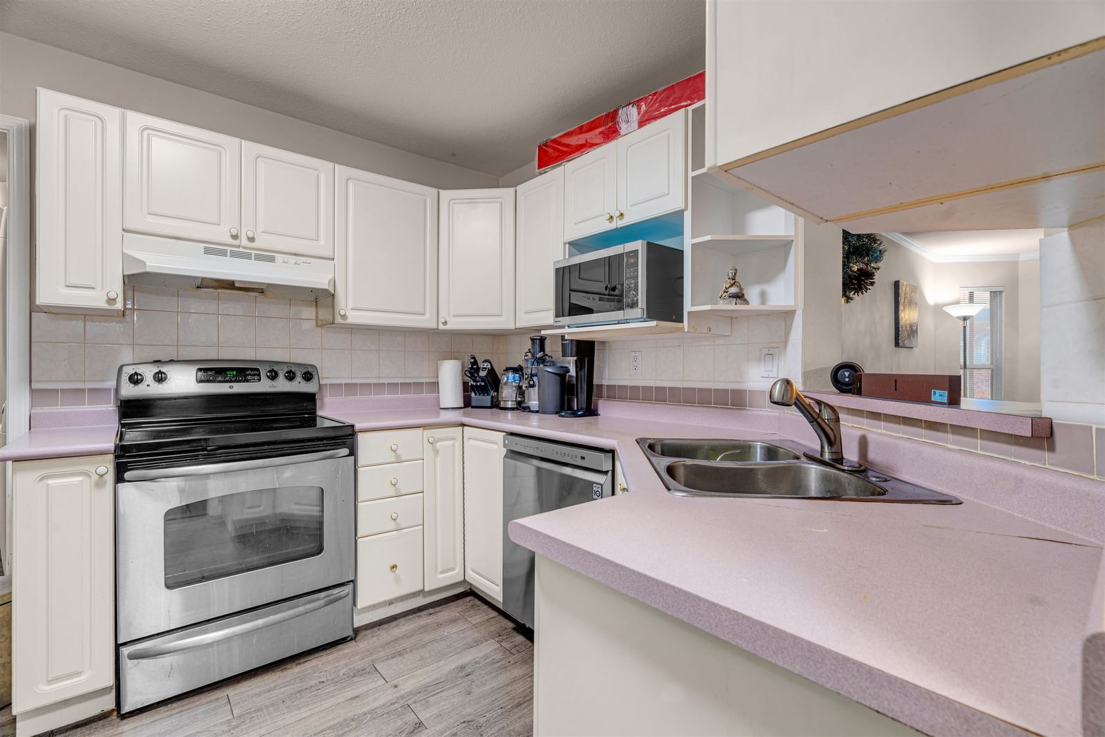 Listing Image 15