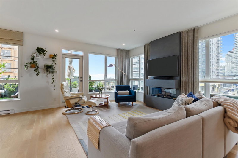 508 - 516 Foster Avenue, Coquitlam, V3J 0H8 | Image 2