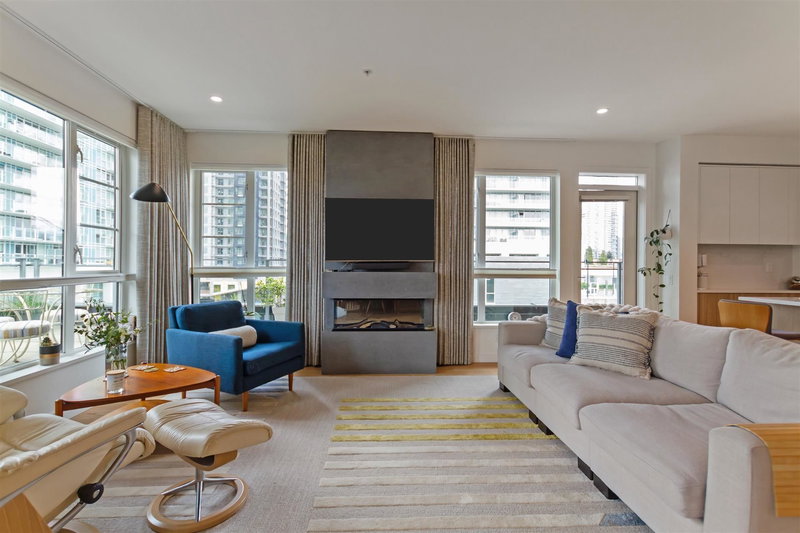 508 - 516 Foster Avenue, Coquitlam, V3J 0H8 | Image 3