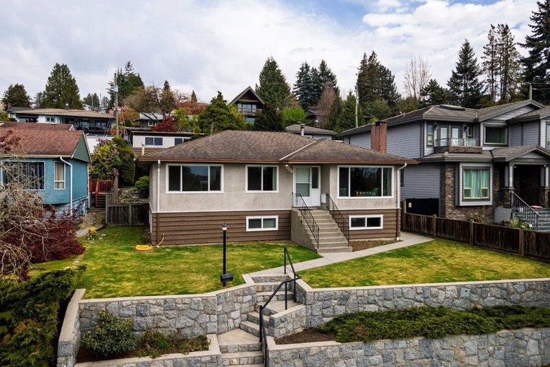 4581 Sunland Place, Burnaby, V5J 3A3 | Image 2
