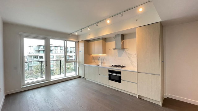 409 - 5168 Cambie W