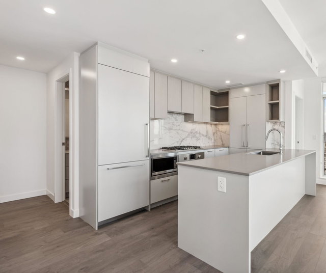 302 - 6468 Willingdon Avenue