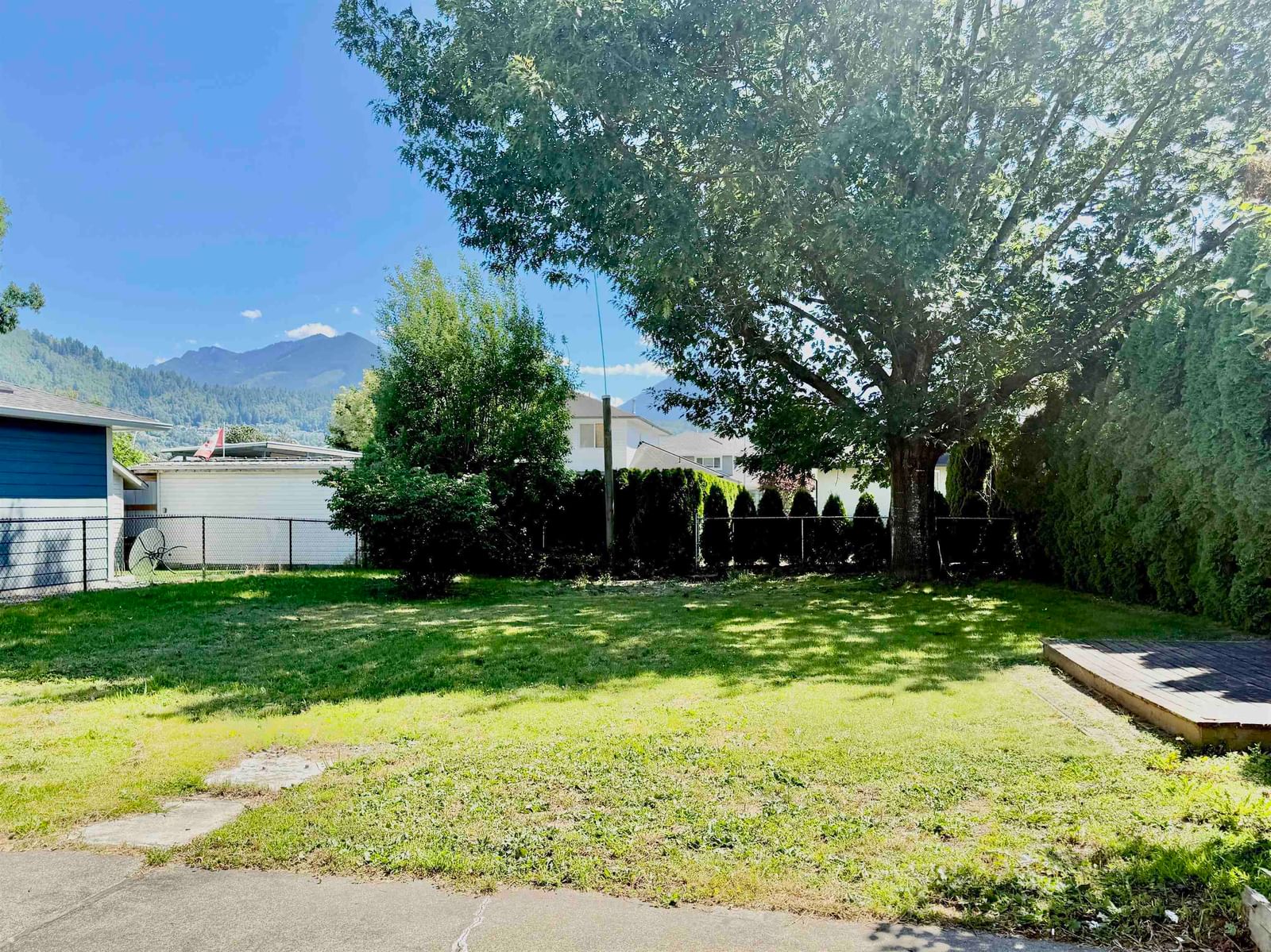 Listing Image 4
