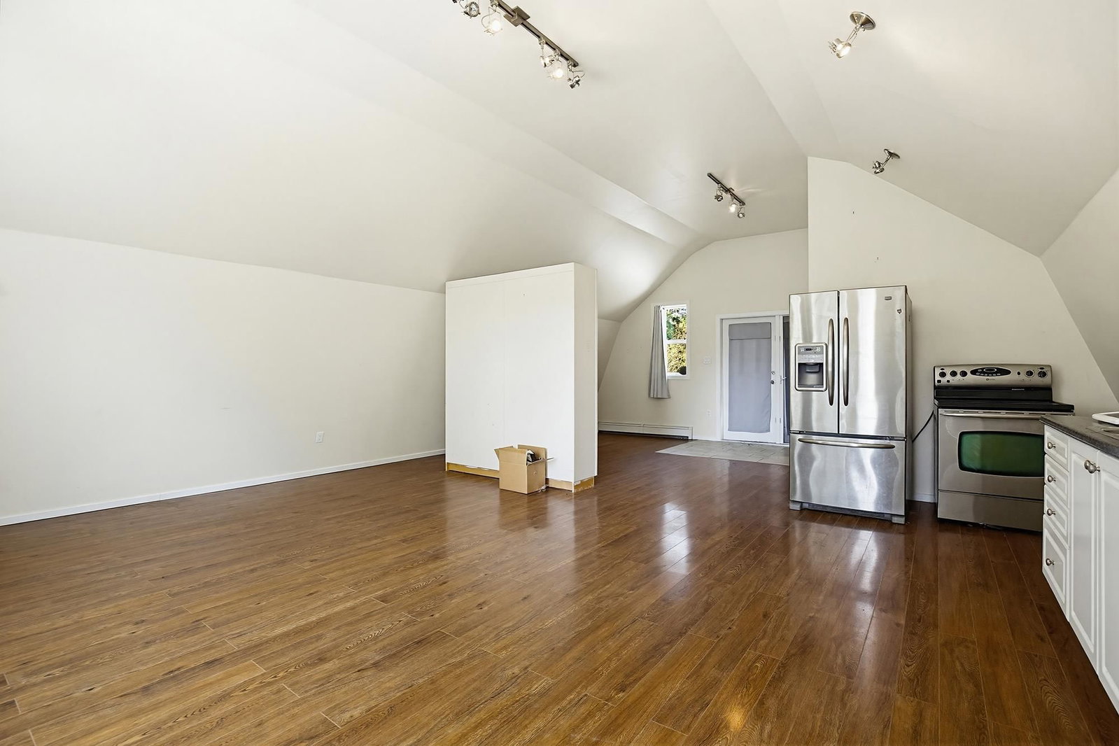 Listing Image 33