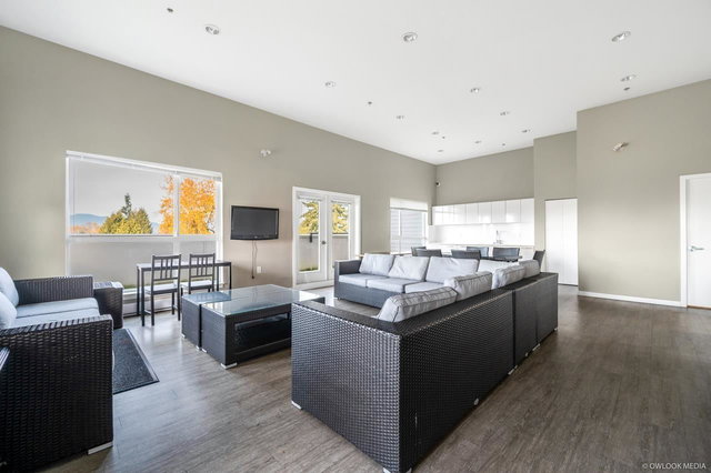 323 - 13768 108 Avenue