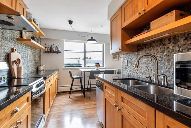 207 - 2080 Maple Street