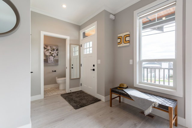 1 - 1211 Thomas Avenue