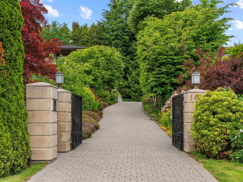 1075 Groveland Road, West Vancouver, V7S 1Z3 | Image 3