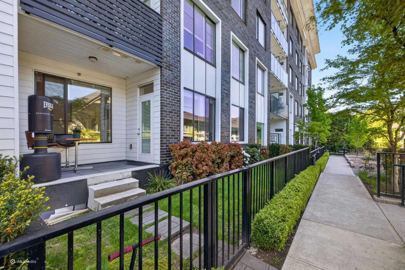 Listing Image 21