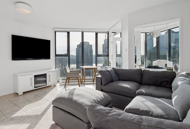 1502 - 1155 Homer Street