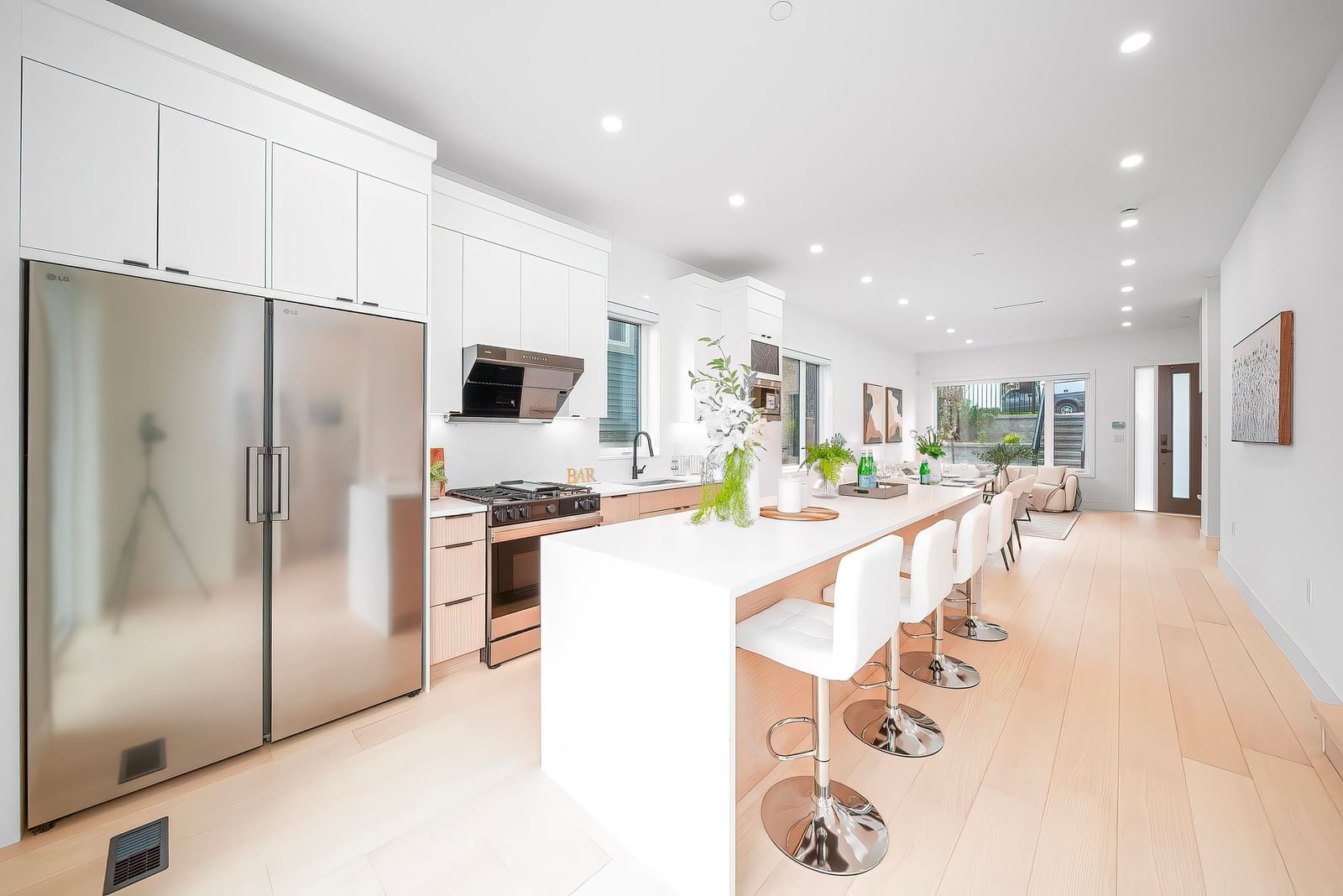 Listing Image 10