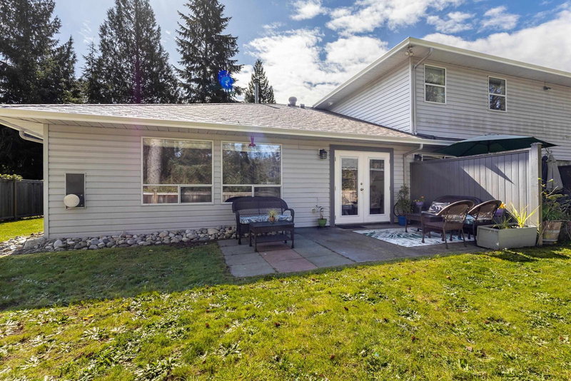 1 - 5706 Ebbtide Street, Sechelt, V7Z 0J4 | Image 2