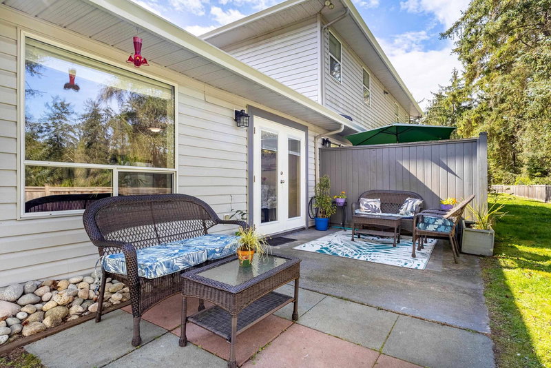1 - 5706 Ebbtide Street, Sechelt, V7Z 0J4 | Image 3