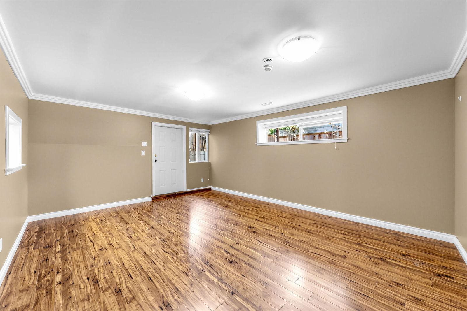 Listing Image 17