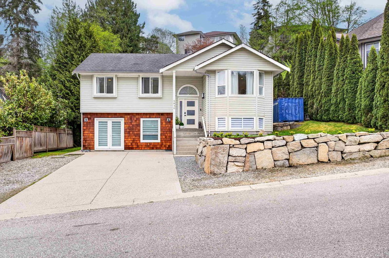 5830 Heron Place, Sechelt, British Columbia