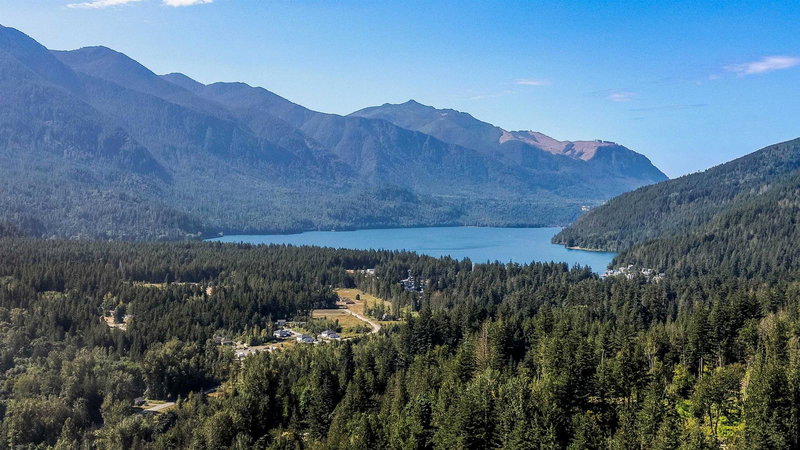 1 - 45348 Magdalena Place, Cultus Lake, V2R 0K7 | Image 2