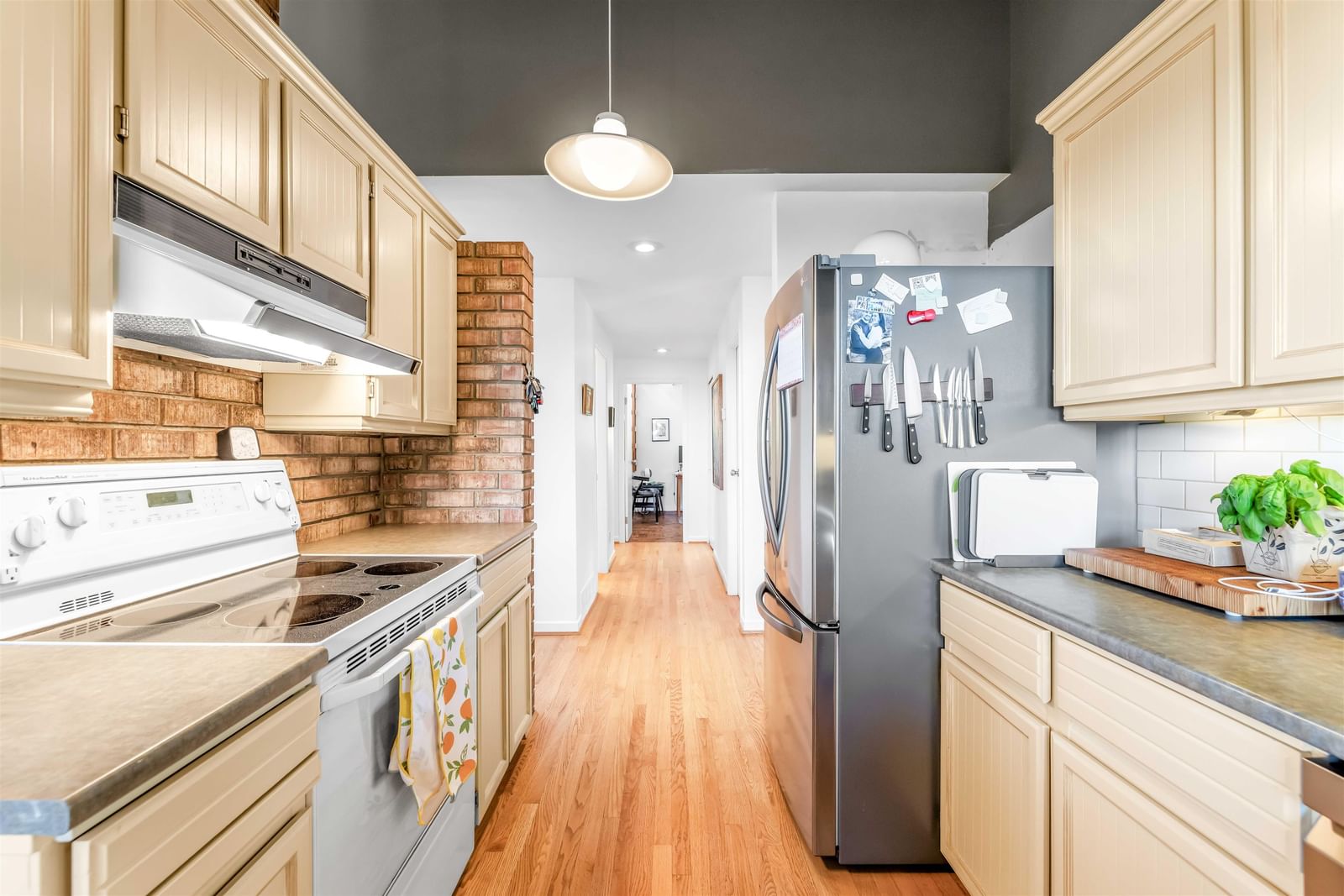 Listing Image 10