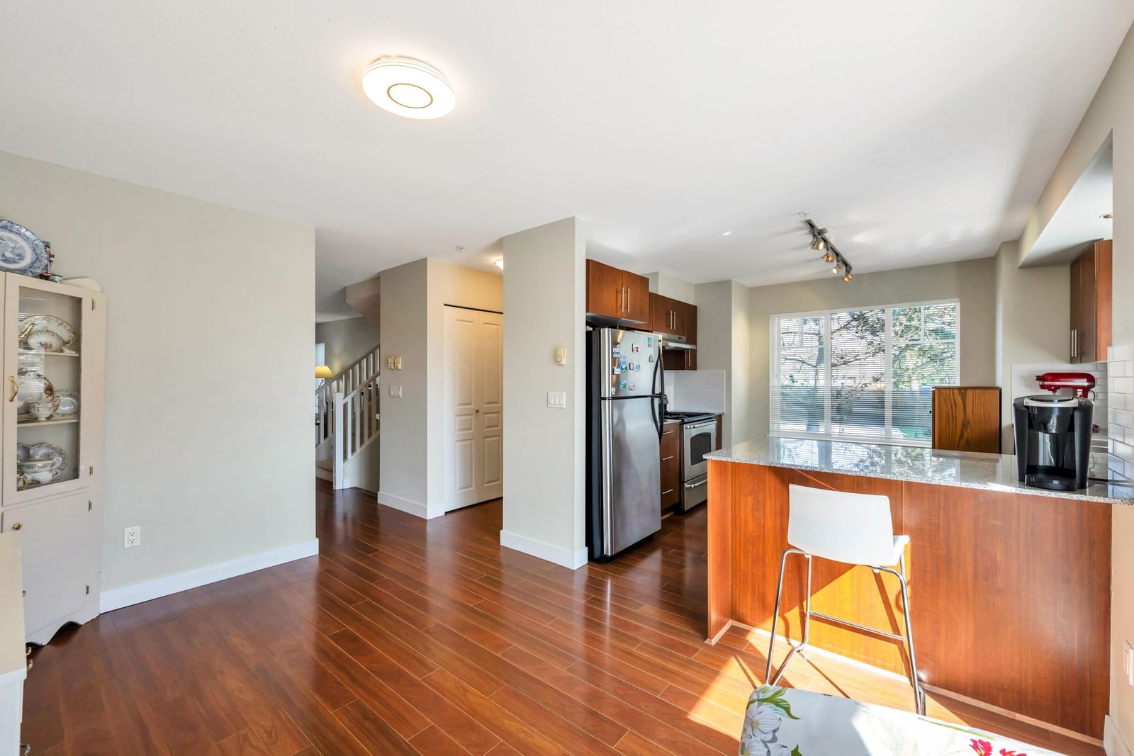 Listing Image 14