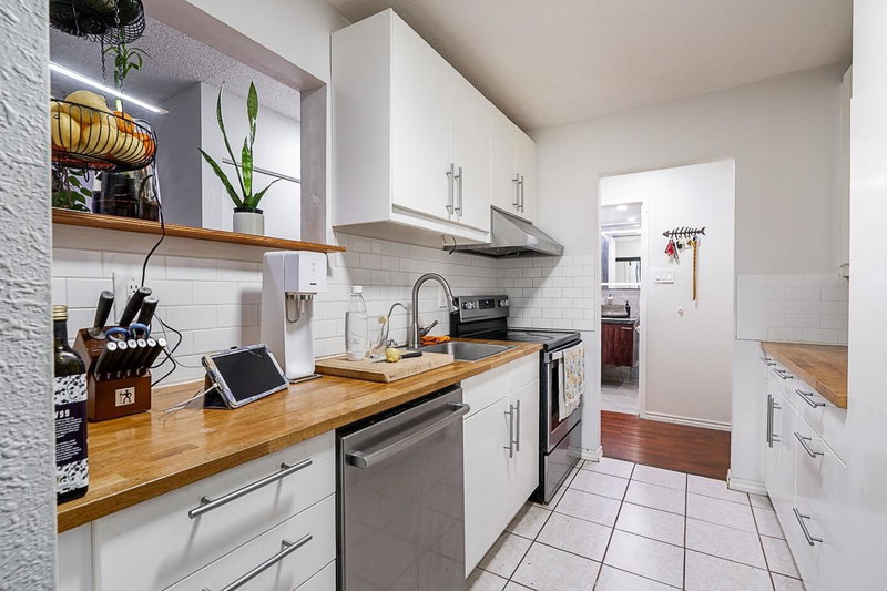 222 - 3411 Springfield Drive, Richmond, V7E 1Z1 | Image 2