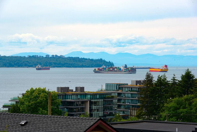 1168 Esquimalt Avenue, West Vancouver, V7T 1K1 | Image 2