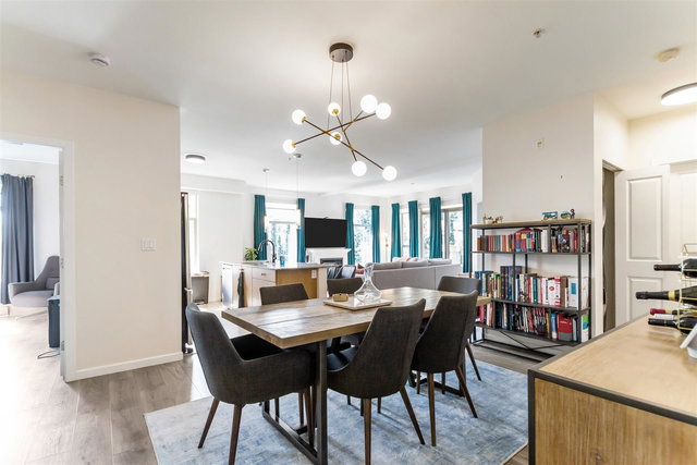 305 - 270 Francis Way