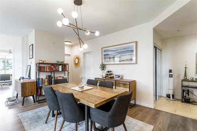 305 - 270 Francis Way