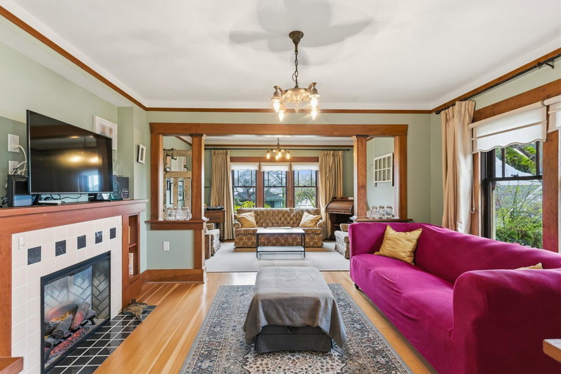 905 Third Avenue, New Westminster, V3M 1P4 | Image 2